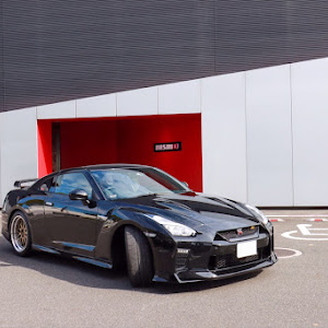 NISSAN GT-R R35