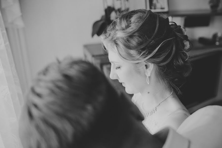 Wedding photographer Ekaterina Yuzhakova (eyuzhakova). Photo of 8 June 2015