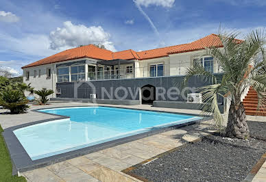 Villa with pool and terrace 5