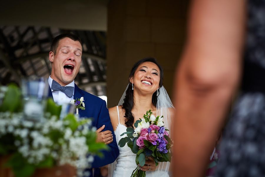 Fotografo di matrimoni James Sturcke (jsturcke). Foto del 28 maggio 2019