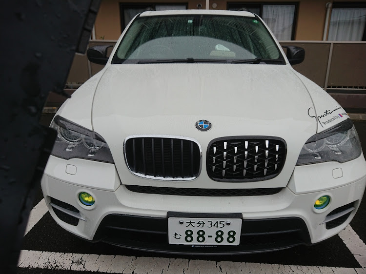 X5の貧乏サラリーマンのX5・ダイヤモンドグリル・梅雨明けんかい・グリル交換・昨日の動画をアップした記憶がないｗに関するカスタム事例の投稿画像5枚目