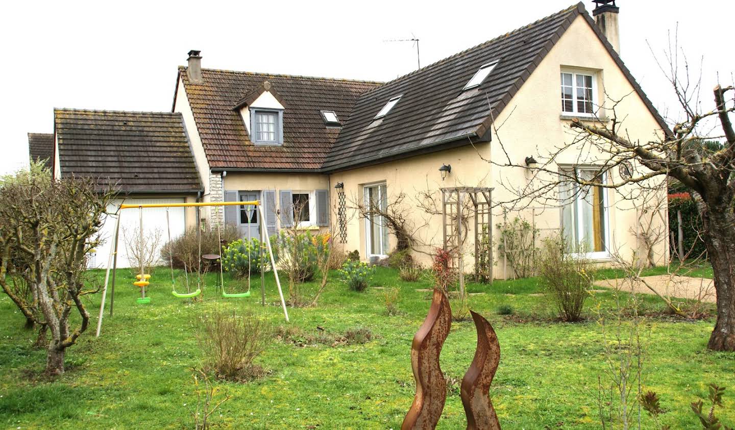 House with garden and terrace Limetz-Villez