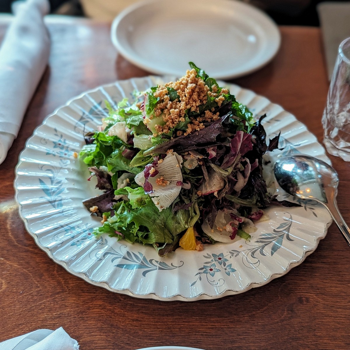 Radicchio salad with Gorgonzola, orange, hazelnut