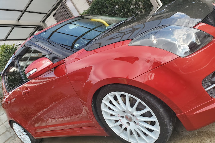 スイフトスポーツの洗車・一週間頑張っていきましょうに関するカスタム事例の投稿画像1枚目