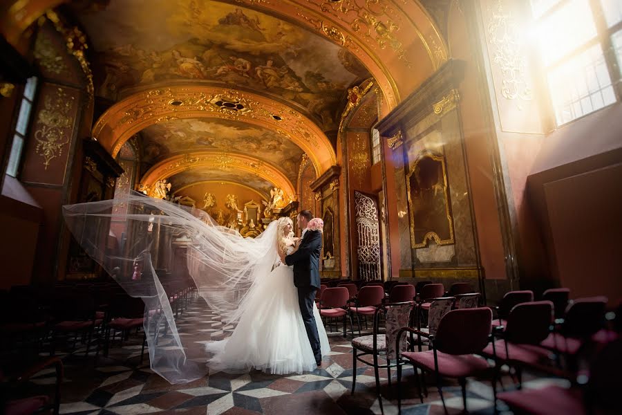 Wedding photographer Roman Lutkov (romanlutkov). Photo of 2 November 2016