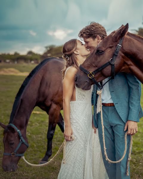 Wedding photographer Adrian Mcdonald (mcdonald). Photo of 11 December 2019