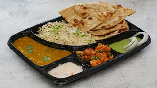 Dal Punjabi Tadka Deluxe Thali