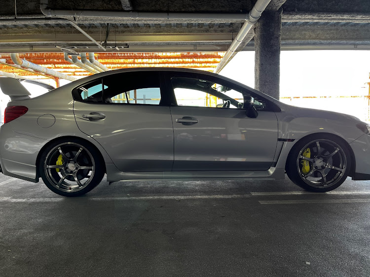 WRX STIの春の交通安全週間・春ドレ・桜吹雪・八重桜・車高調整に関するカスタム事例の投稿画像3枚目