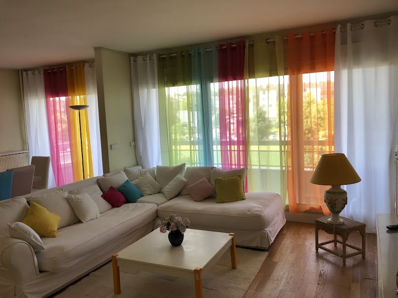 Location meublée appartement 4/5 pièces 105 m² à La Celle-Saint-Cloud (78170), 2 000 €