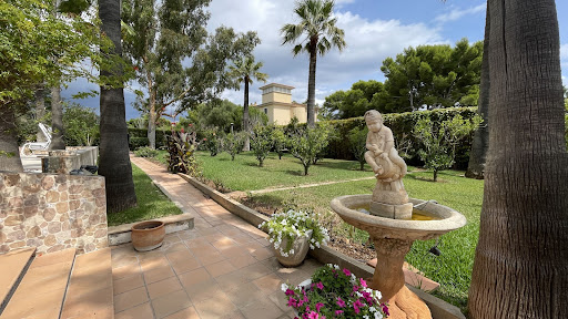Villa avec piscine en bord de mer 3