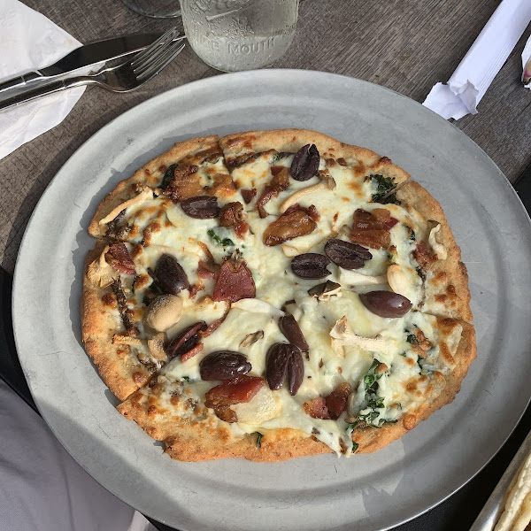 Gluten-Free Pizza at Taproot Cider House