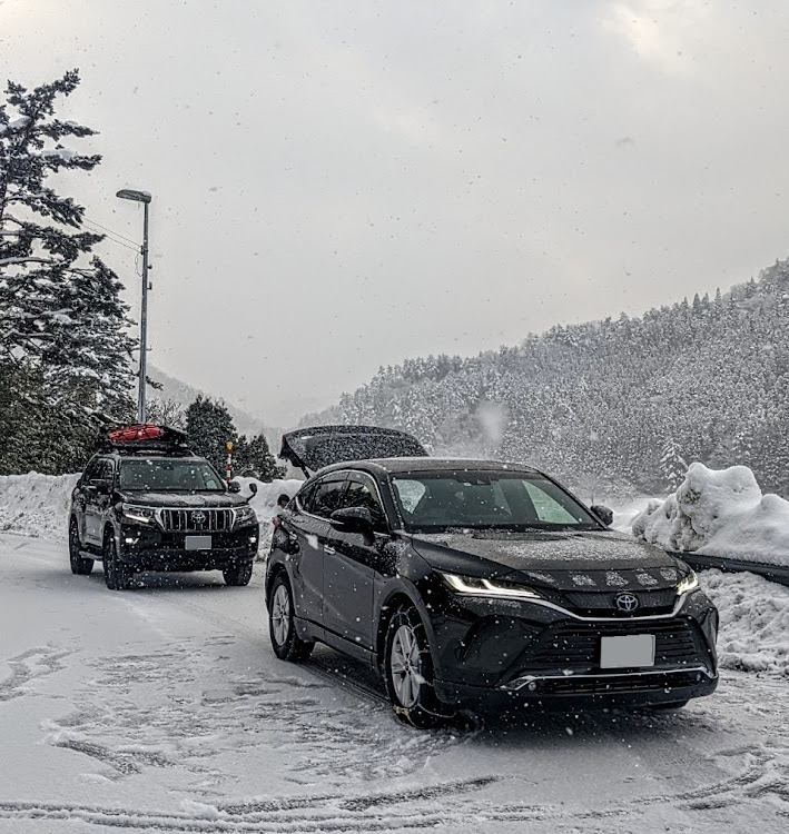 ハリアーの雪山・チェーンに関するカスタム事例の投稿画像2枚目