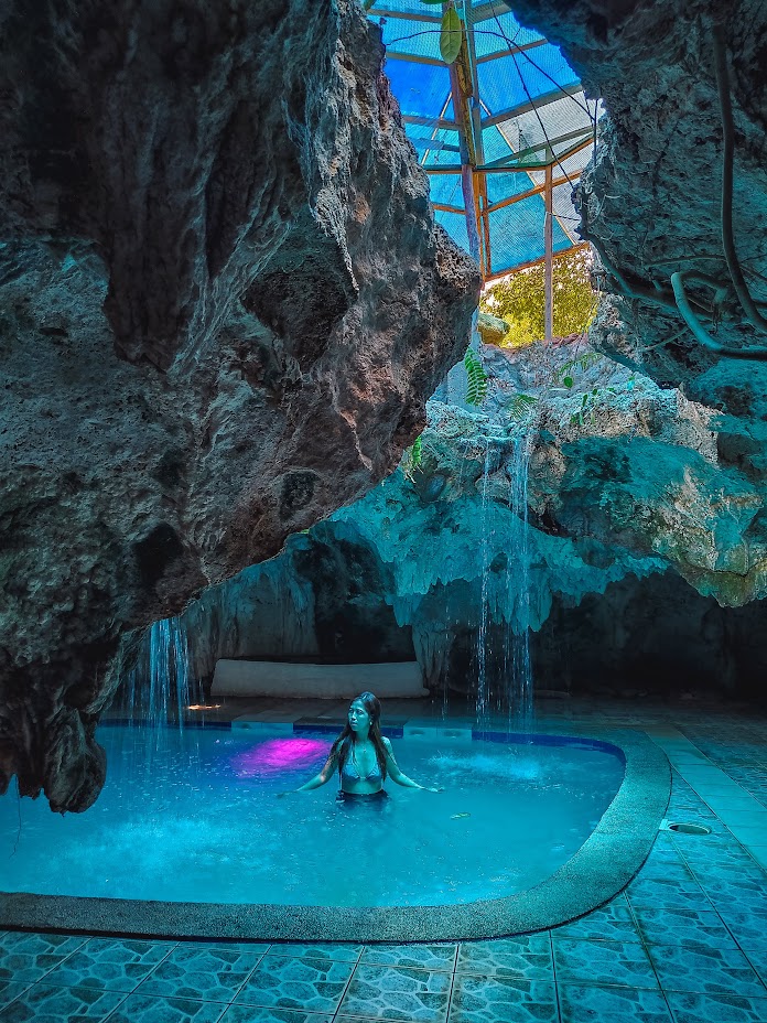 vinapor-blue-water-resort-vinapor-cave-pool-travel-guide