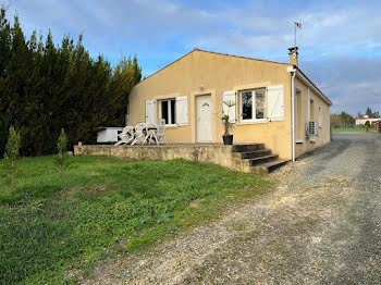 maison à Saint-Jean-d'Angély (17)