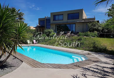 House with pool and terrace 10