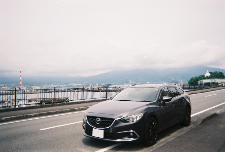 アテンザワゴンのMAZDA・アテンザワゴン・写ルンです・港・富士山に関するカスタム事例の投稿画像2枚目