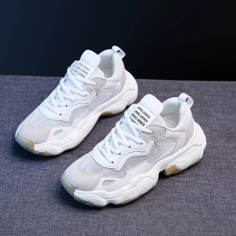 Chaussures Blanches Plateformes Tendance Rehaussez Votre Style. Confort et élégance pour un look moderne. Achetez dès aujourd'hui ces incontournables.