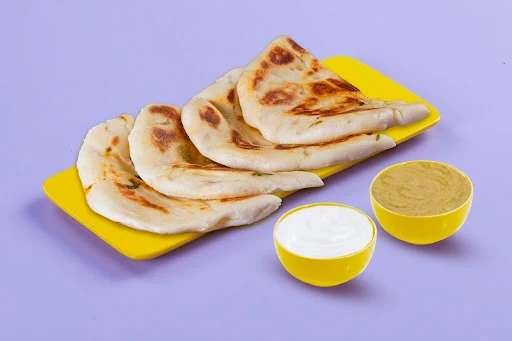 Pita With Garlic Dressing & Hummus