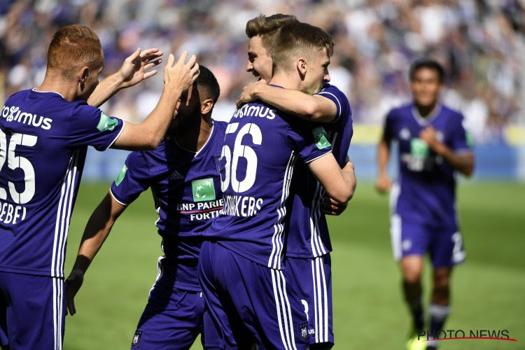 'Drie clubs van over het kanaal tonen interesse: Anderlecht krijgt bod van meer dan drie miljoen euro binnen'