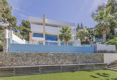 House with pool and garden 4