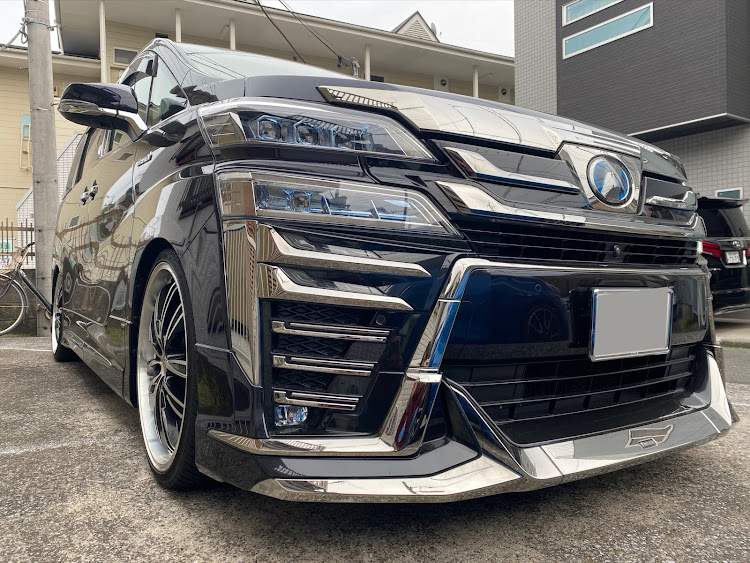 ヴェルファイアの22インチ・ZZ-R BB・ブリッツ車高調・ワイトレ装着に関するカスタム事例の投稿画像1枚目