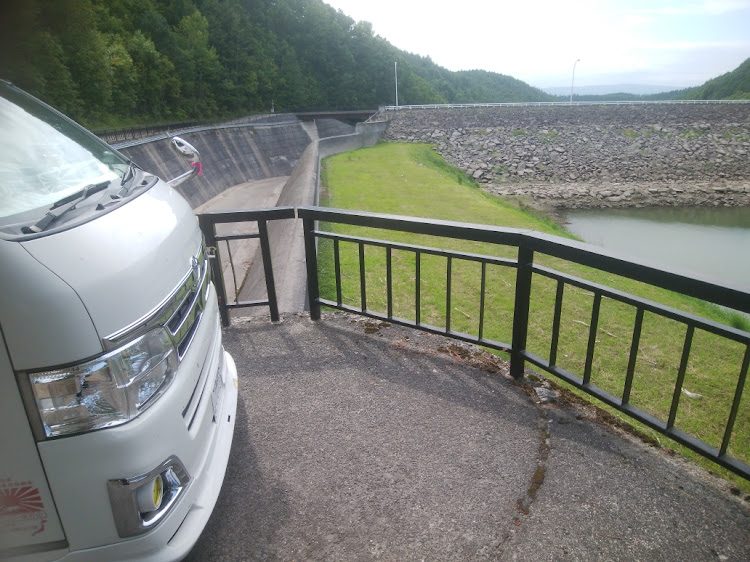 ハイエースバンの全国ちび箱連合会・北海道・長々とひっぱってごめんなさい😅・1人でズコッーに関するカスタム事例の投稿画像3枚目