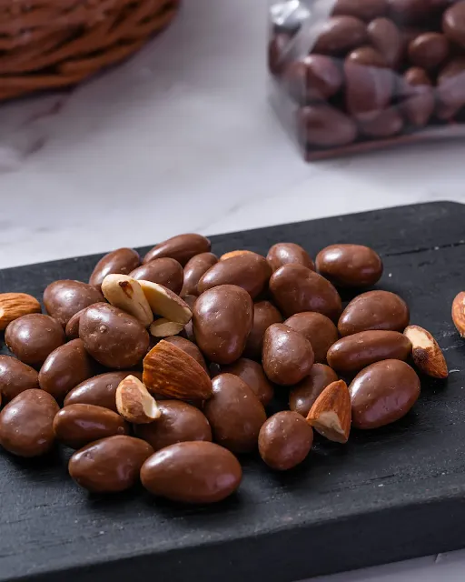 Chocolate Coated Almonds