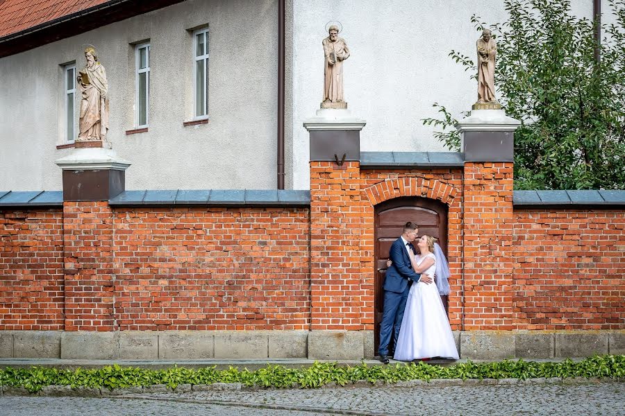 Jurufoto perkahwinan Adam Kolaśniewski (ipsepl). Foto pada 10 Februari 2020