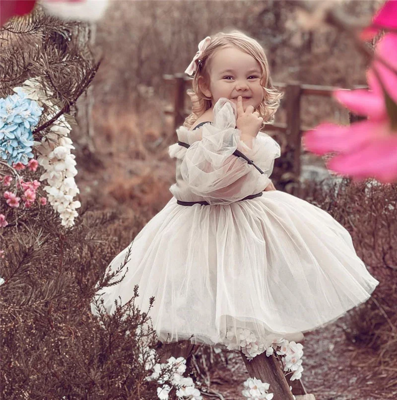 Robe de bal élégante pour enfants avec manches bouffantes en tulle, parfaite pour les occasions spéciales, danser et cérémonie.