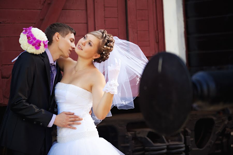 Wedding photographer Elena Gordievskaya (fotolady). Photo of 11 April 2013