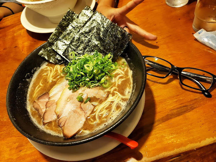 ロードスターのラーメン食いに来た・まさかの隣がタイヤ屋・でも用があるのはラーメン屋・タイヤ屋のお兄さん、困惑・特濃ら〜麺 愚かものであれに関するカスタム事例の投稿画像3枚目