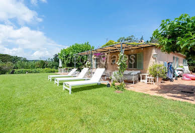 Villa with pool and garden 1