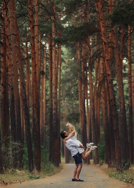 Fotógrafo de casamento Elina Shumkova (ellina-sh). Foto de 31 de agosto 2016