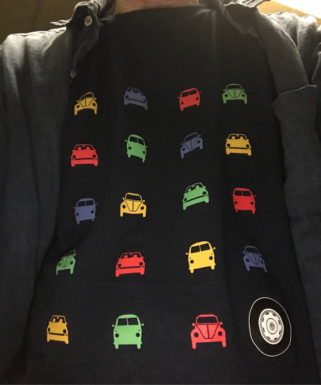 pioshion（ぴおしおん）さんが投稿したユニクロフォルクスワーゲンコラボTシャツに関するカスタム事例の投稿画像1枚目