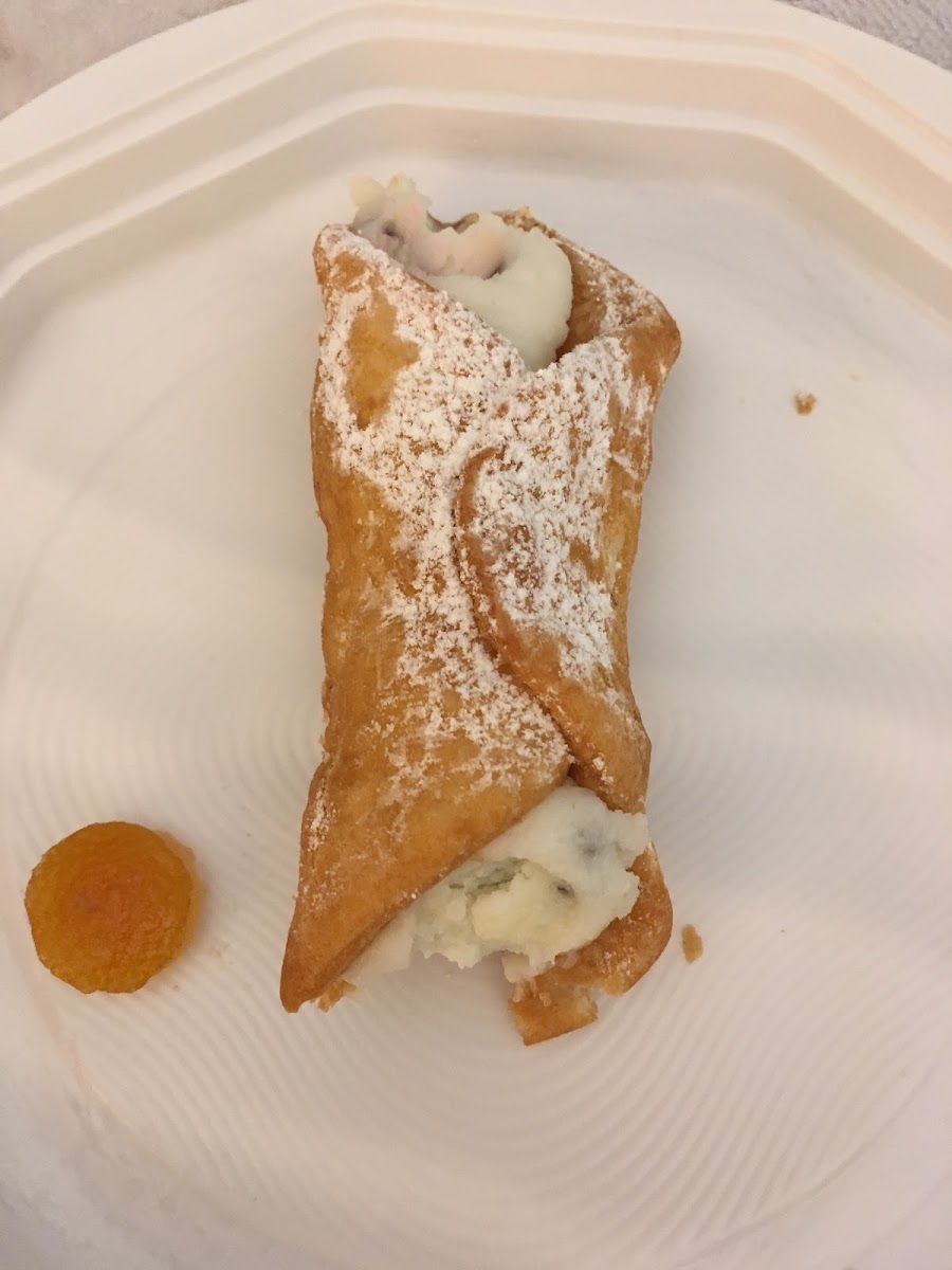 Awesome cannoli!