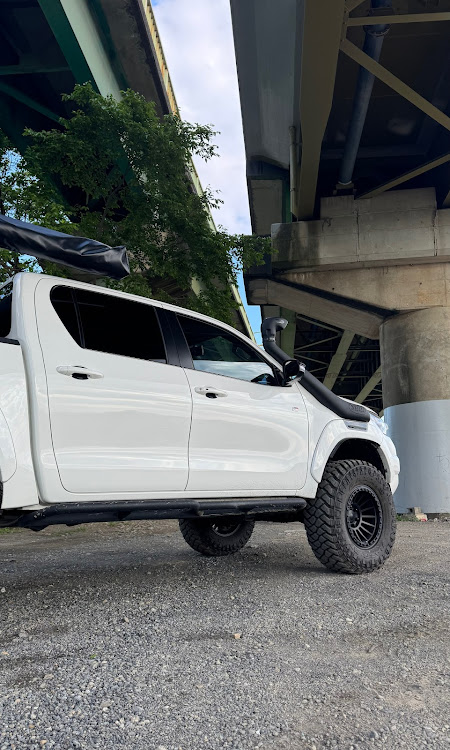 ハイラックスの#GUN125・maxxis・Turbinez1・HYMモータース・SAFARISNORKELに関するカスタム事例の投稿画像3枚目