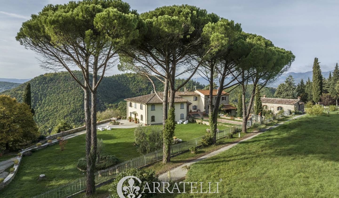 Vineyard with pool and outbuildings Barberino di Mugello