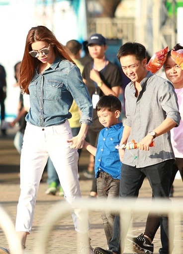 Cặp đôi vẫn thường cùng nhau đưa con trai đi chơi như một gia đình