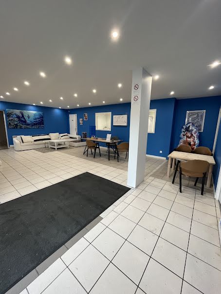 Location  locaux professionnels  200 m² à Niort (79000), 2 000 €