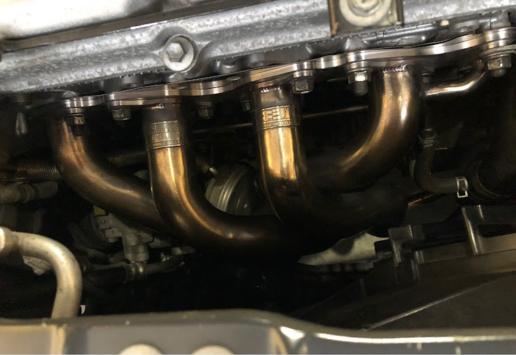 スイフトスポーツのマキシムワークス・エキマニ交換・zc32s スイフトスポーツのマキシムワークス・エキマニ交換・zc32s
