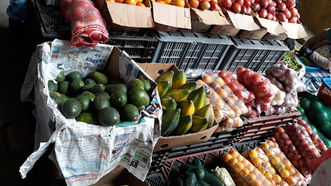 Mercado Mayorista, Mercado Mayorista De Quito, FRU-052, Av. Tnte. Hugo Ortiz, Quito 170131, Ecuador