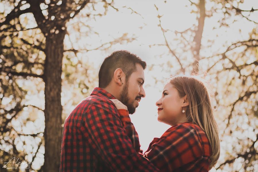 Fotógrafo de casamento Ossiel Castillo (alphaphotography). Foto de 11 de julho 2018