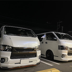 ハイエースバン TRH200V