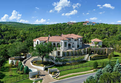 House with pool and garden 4