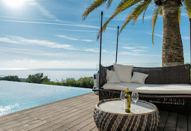 Villa avec piscine en bord de mer 5