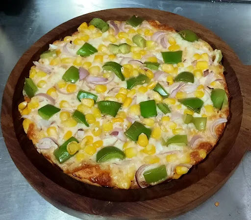 Mouth Watering American Sweet Corn And Capsicum Pizza