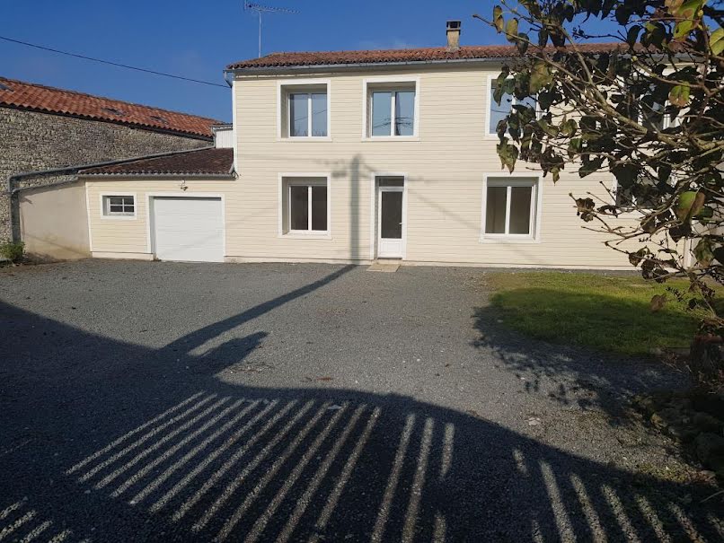 Vente maison 5 pièces 145 m² à Asnières-la-Giraud (17400), 194 400 €