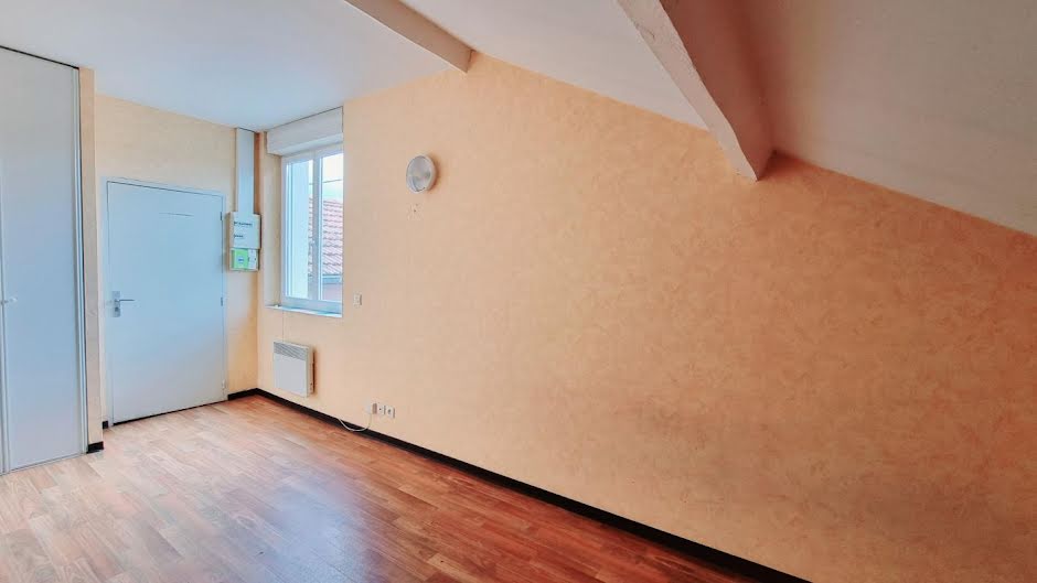 Location  appartement 1 pièce 16 m² à Albi (81000), 330 €