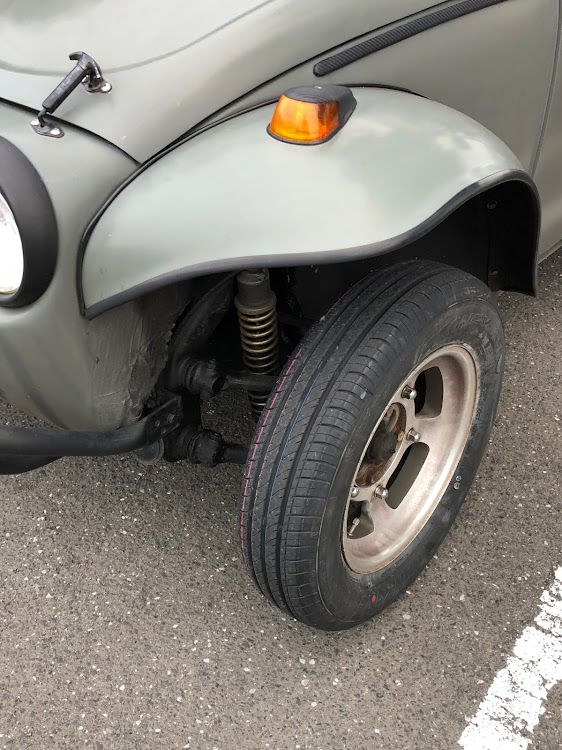 ビートルのバハバグ・タイヤ交換・空冷vwに関するカスタム事例の投稿画像1枚目