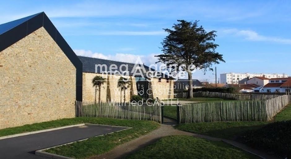 Vente locaux professionnels 1 pièce 420 m² à Les Sables-d'Olonne (85100), 1 562 000 €